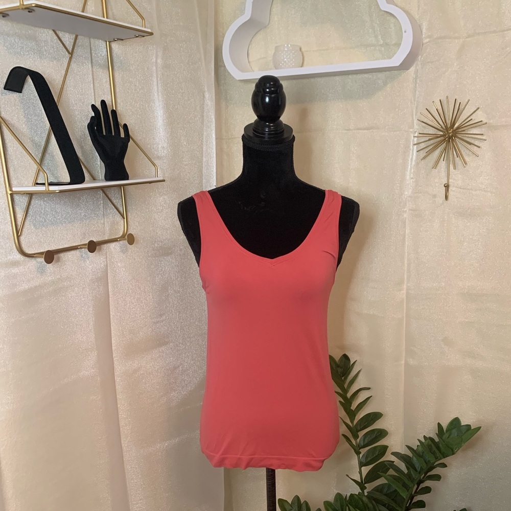 V-neck tank top